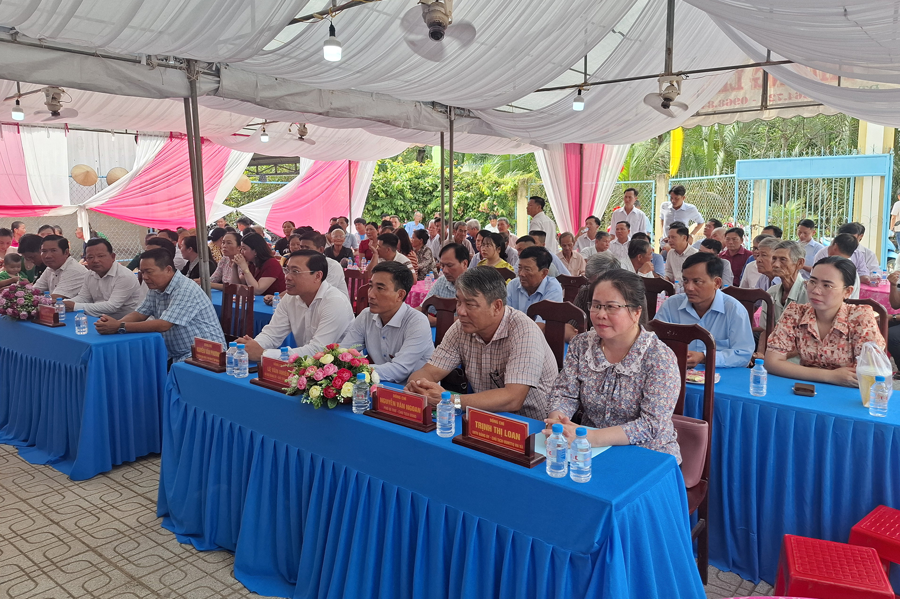 Long Hoà tổ chức ngày hội Đại Đoàn kết toàn dân tộc điểm tại ấp Thôn Vạn